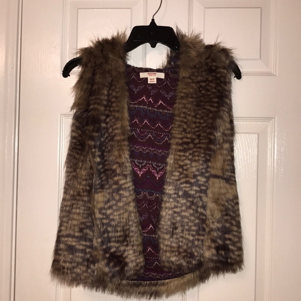NWT Faux fur vest